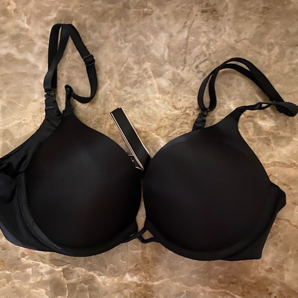 Victoria’s Secret bombshell bra black